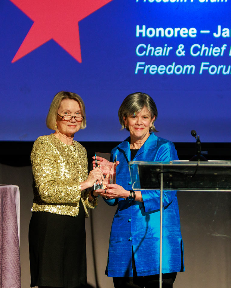 Jan Neuharth accepts Freedom of Speech Award-accepts-freedom-of-speech-award Jan Neuharth (right) accepts Freedom of Speech Award from Barbara Wall